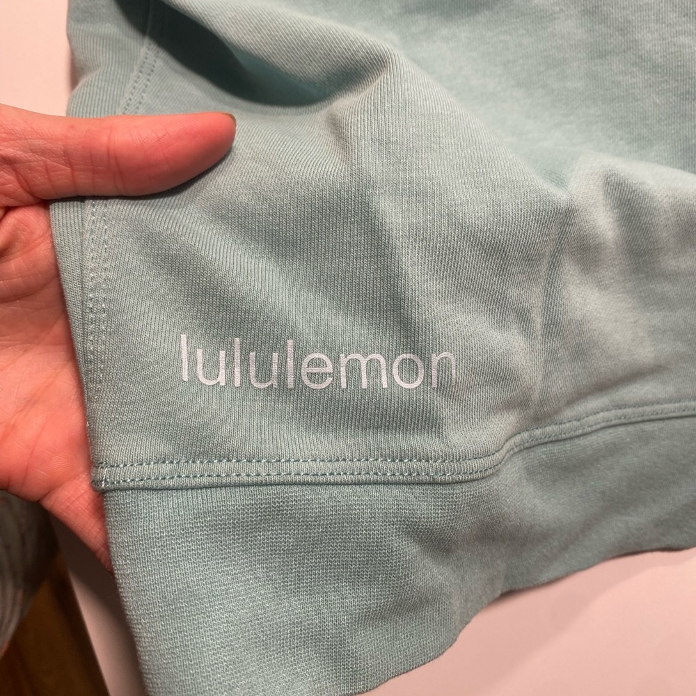 Lululemon Sweatshirt Size 8 (minor flaws)